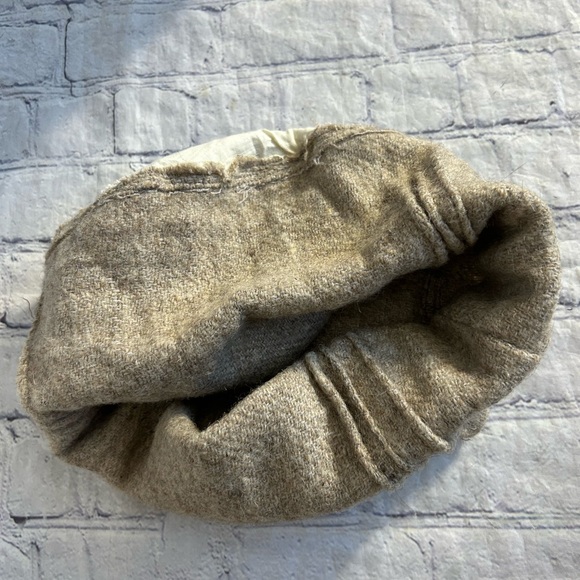 VINTAGE MADE IN PAKISTAN 100% WOOL NEUTRAL COLOR BEIGE TAN WITH LINES DETAILS - Picture 6 of 8